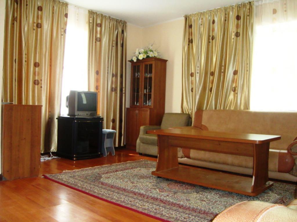 Guest House At Do Altyn - Kum Chon-Sary-Oy Εξωτερικό φωτογραφία
